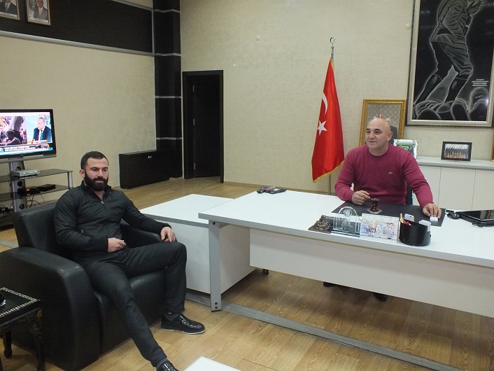 SURVİVOR ALL STAR YARIŞMASININ ŞAMPİYONU TURABİ BORSAMIZI ZİYARET ETTİ.