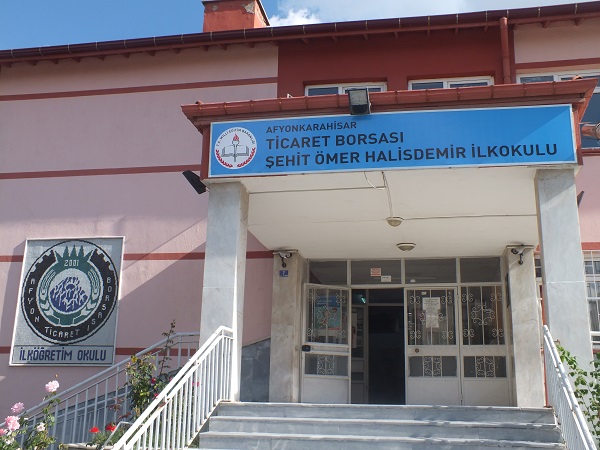 AFYONKARAHİSAR TİCARET BORSASI İLKOKULU'NUN İSMİ DEĞİŞTİ